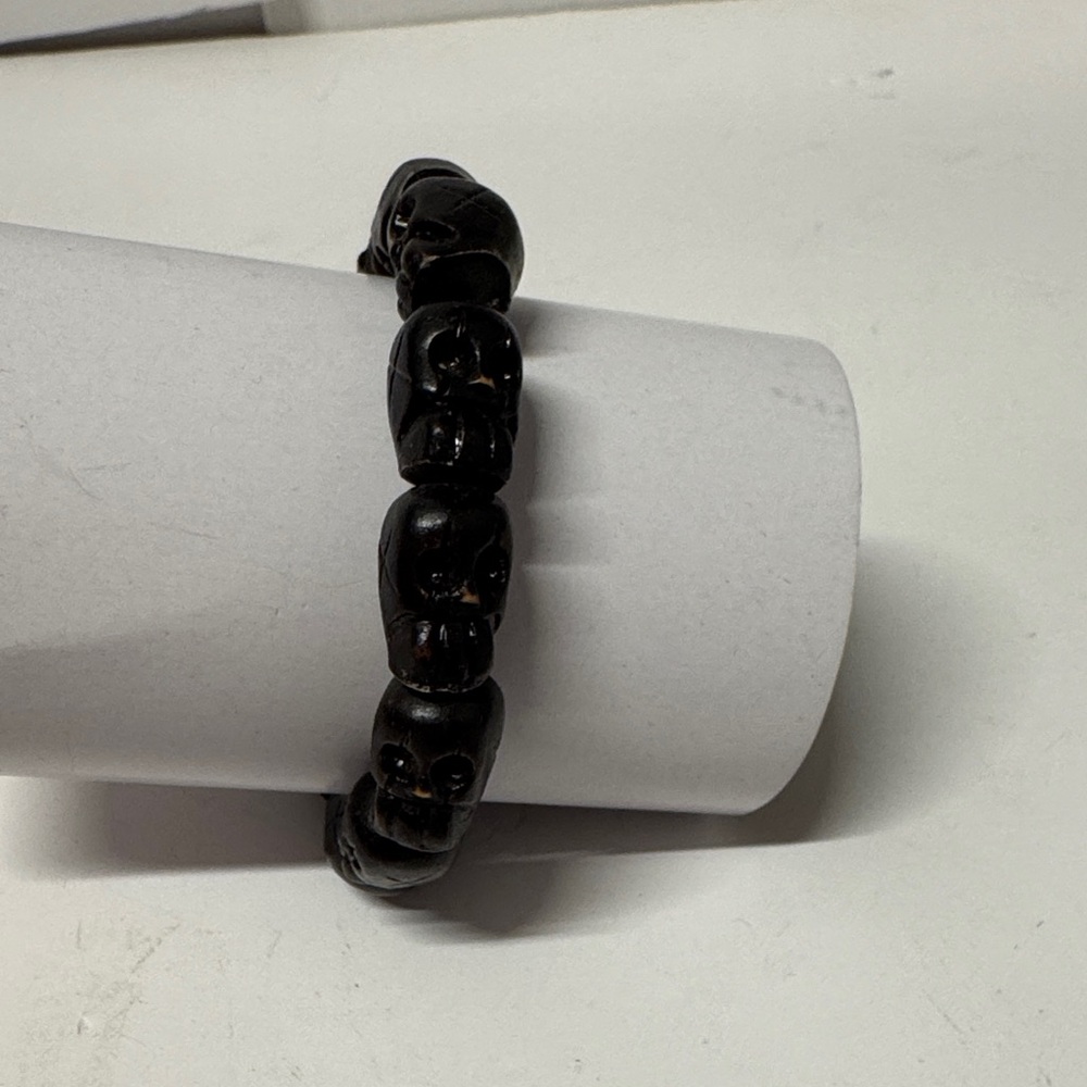 Vintage Black Skull Beaded Bracelet. Hand carved out of wood. Eclectic & Gothic.